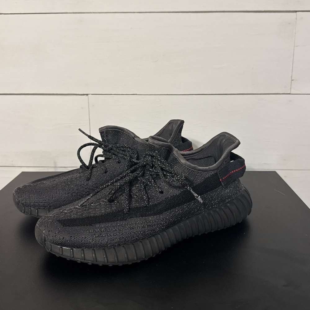 Black Yeezy 350